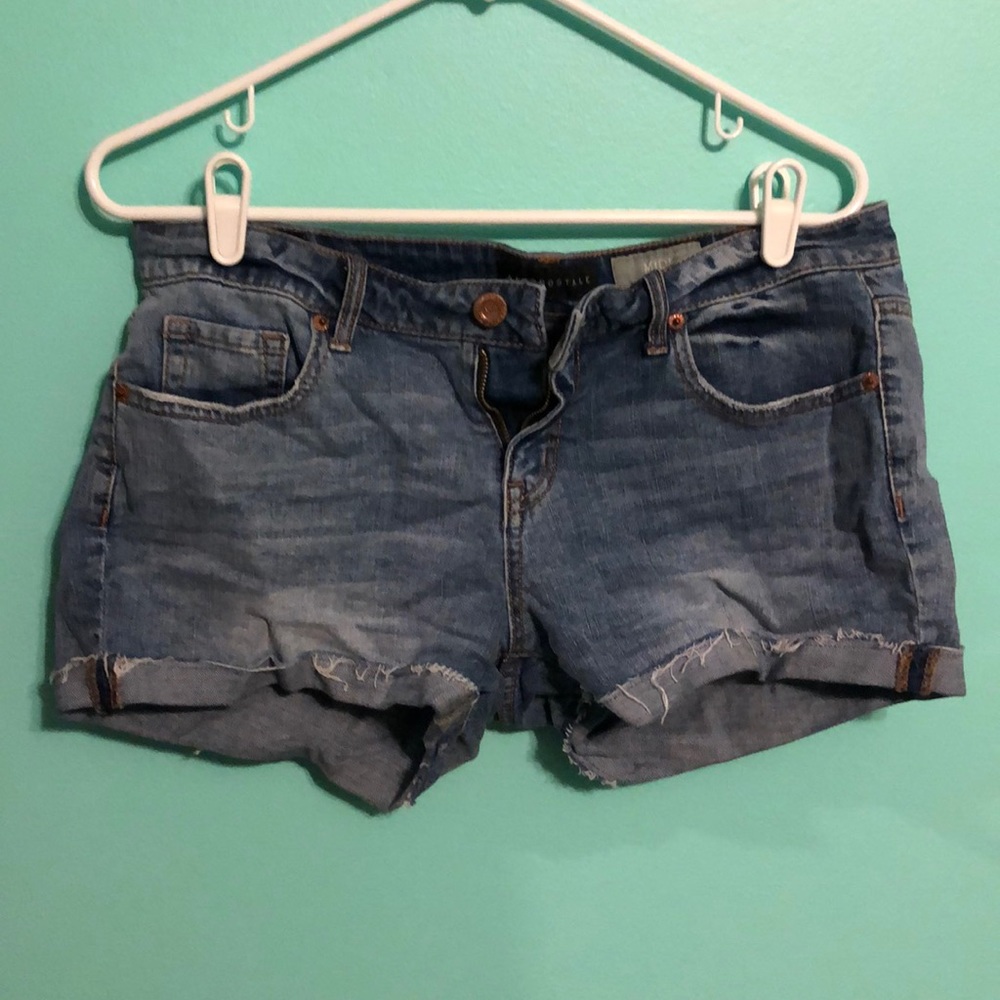Medium wash jean shorts